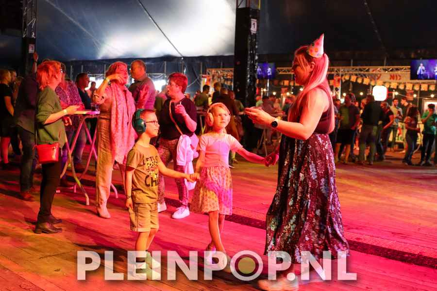 Publiek    Bezoekers (49)